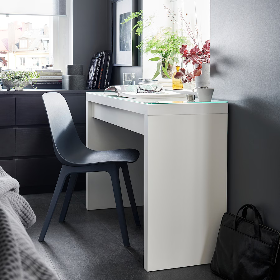 How to Choose Glass Thickness for a Rectangular Glossy Mirror for a Dressing Table 3 3.makeup table 1
